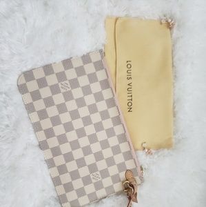 LOUIS VUITTON POCHETTE